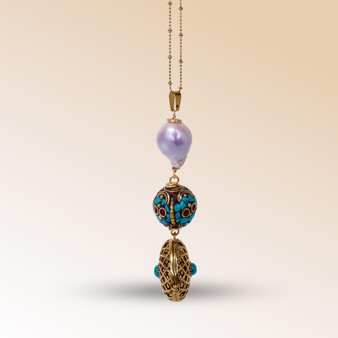 Natural Baroque Pearl pendant
