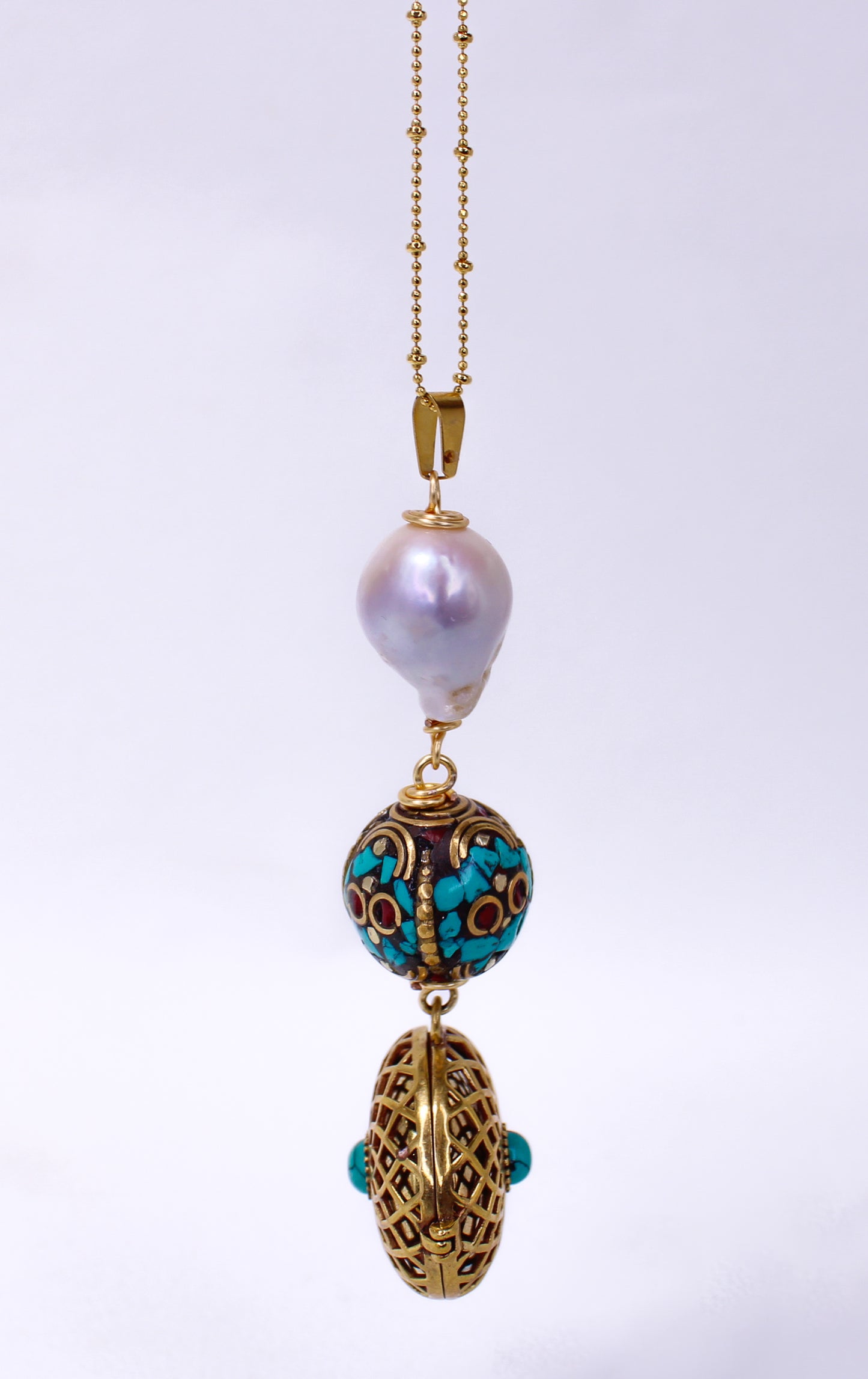 Natural Baroque Pearl pendant
